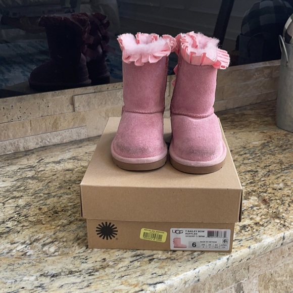UGG Bailey Bow Ruffles size:6 - Picture 4 of 8